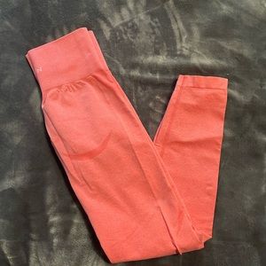 Coral NVGTN Contour Seamless